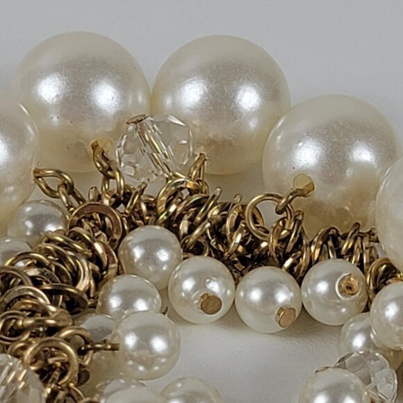 NY & Co. Gold-Tone White Faux Pearl Charm Stretch Bracelet Cha Cha 5.5 In Sizabl - Picture 2 of 4